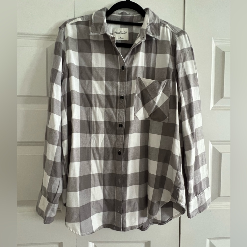 Abercrombie & Fitch Soft A&F collection flannel shirt- women’s size M